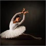 Professionelle Balletttänzerin unterrichtet : - Ballett - Contemporary Dance - Pilates - Flexibility - Salsa ... für alle Levels