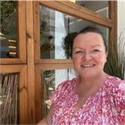 Tutora Irlandesa disponible para apoyar y asistir con aprendizaje de inglés online para todos los niveles.Presencial según la zona