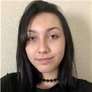 Estudiante de universidad imparte clases de apoyo de primaria