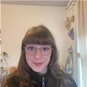 Ayant un bon niveau en langues, je souhaiterai transmettre cette passion tout en enrichissant mes connaissances (: