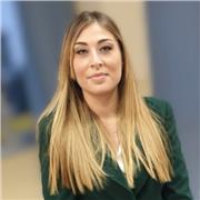 Laureata in biologia impartisce lezioni in materie scientifiche