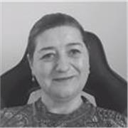 I give private English lessons tailored to your level and learning needs.
