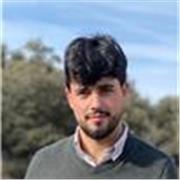 Profesor, licenciado en ingeniería agrícola, opción de implantar clases tanto online como presencial.
