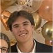 Etudiant proposant des cours particuliers pour des élèves de collège 