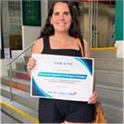 Profesora que ayuda a los emprendedores con sus redes sociales