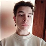 Studente universitario di lettere moderne con diploma di maturità  scienze umane