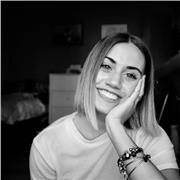 studentessa di scienze della formazione primaria offre ripetizioni e doposcuola