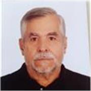 Profesor de bioquimica dicta esta materia a estudiantes universitarios