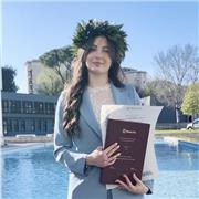 Insegnante privato con esperienza nelle ripetizioni di inglese e nella padronanza di diversi metodi di insegnamento.