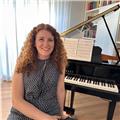 Maestra in pianoforte offre lezioni di pianoforte, sia privatamente che eventualmente online