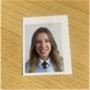 Profesora de inglés y de refuerzo de todas las materias de primaria.