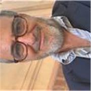 Docente nativo francés con enfoque práctico, en hacer que el alumnado piense, sienta el idioma desde el primer día.