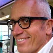 Studenti che vogliono migliorare la propria creatività nella scrittura