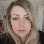 Ciao a tutti! I'm Simona and I cannot wait to be your guide to the world of Italian language and culture. Learning Italian with me is way more than just vocabulary lists and grammar rules. My lessons are fun, interactive, and tailored to you.
Together, w