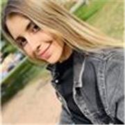 Profesora de Historia imparte clases para niños entre 10 y 15 años