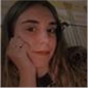 Insegno italiano da 2 anni ed ho 19 anni. Ho iniziato a fare pratica è mi sono perfezionata sempre di più. Sono diplomata in un liceo delle scienze umane ed ora studio alla facoltà di scienze della comunicazione