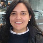 Profesora de Administración de Empresas, sociología y filosofía