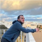 Enseignement Anglais tout niveaux. Enseignement pratique, possibilité de converser sur tout sujets. Cours en visio