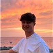 Madrelingua italiano, offro lezioni di italiano per stranieri, di inglese (ivello B2) e aiuto compiti per elementari e medie.