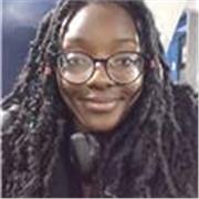 Studentessa universitaria di scienze infermieristiche, avente certificazione B2 in inglese e livello madrelingua in italiano