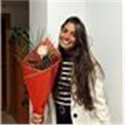 Profesora de primaria apta para todas las edades y niveles.