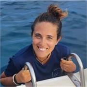 Sono una biologa marina, formata in tutte le materie scientifiche ma anche nelle lingue (inglese e spagnolo). 