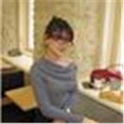 Experienced English tutor helping students improve grammar, speaking, listening, and confidence