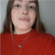 Profesora de inglés para estudiantes de primaria o la ESO. Las clases pueden ser presenciales o online