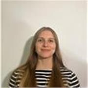 Estudiante universitaria con experiencia en clases de repaso y con experiencia con niños ya que tengo hermanos pequeños 