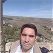 Profesor de Filosofía, Latín y griego, con formación teológica. Experiencia en la universidad y en el Bachillerato.
