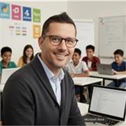 Laureato informatica impartisce lezioni di programmazione e teoria informatica per studenti medie, superiori e università