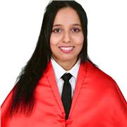 Graduada en el Derecho por la Universidad de Sevilla. Me defino como una chica competente con ganas de transmitir conocimientos