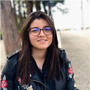 Je donne des cours particulier en ligne pour aider des élèves en difficulté.