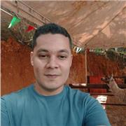 Ingeniero Financiero imparte clases de matemáticas a niños y jóvenes