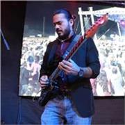 Maestro de guitarra para alumnos a partir de los 10 años de edad de manera online