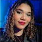 Professora de inglês para aulas particulares com experiência em redes sociais e aulas online