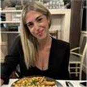 Laureanda in economia aziendale e diplomata al liceo classico con più di 10 anni di esperienza con l’inglese per corsi cambridge