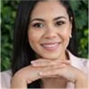 Professora dedicada oferece aulas de reforço escolar para crianças do ensino fundamental com método fácil e personalizado