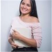 Licenciada en lenguas extranjeras