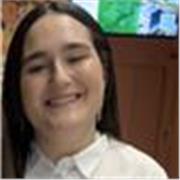 Profesora titulada en Educación primaria con coñecementos sobre baile e música tradicional galegos.