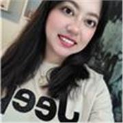 Maestra en apoyo escolar a niños y adolescentes en línea