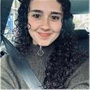 Estudiante de psicología, responsable y cercana, ayudo a niños y niñas en sus tareas mientras aprenden jugando y mejoran su inglés