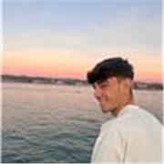 Estudiante de ingeniería civil, puedo dar clases prácticamente a niños de cualquier edad. 