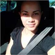 Professeur de français donne des cours de soutiens scolaire. 