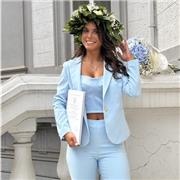 Insegnante di italiano, laureata in Lettere Moderne offre lezioni online private e personalizzate a bambini e adolescenti.