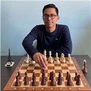 Aprende el proceso de pensamiento correcto de la mano de un maestro de la Federación Internacional de ajedrez con más de 12 años de experiencia para todos los niveles
