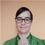 English teacher with 15 years of experience offers lessons for both children and adults