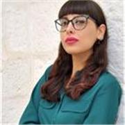 Native Italian tutor offers personalised lessons online for foreign students.  