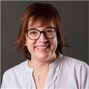 Acopaño a profesionales a gestionar conflictos laborales y a mejorar su liderazgo profesional. 