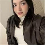 Estuve en una orquesta sinfónica durante 3 años, sé leer partituras, toco la flauta dulce, el corno francés y un poco de piano.